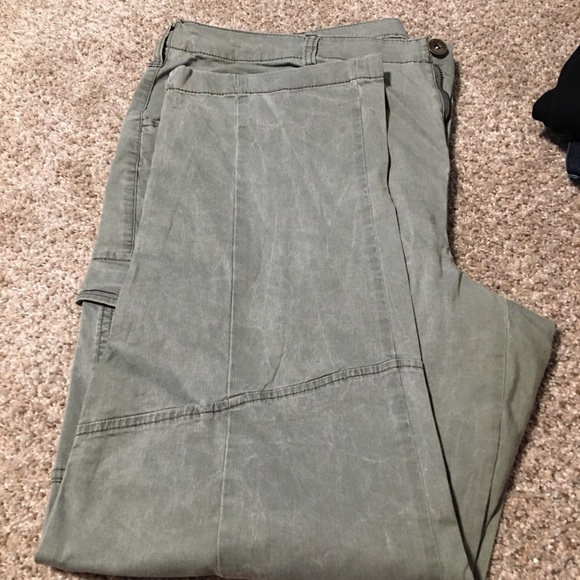 Pants - Picture 7 of 8